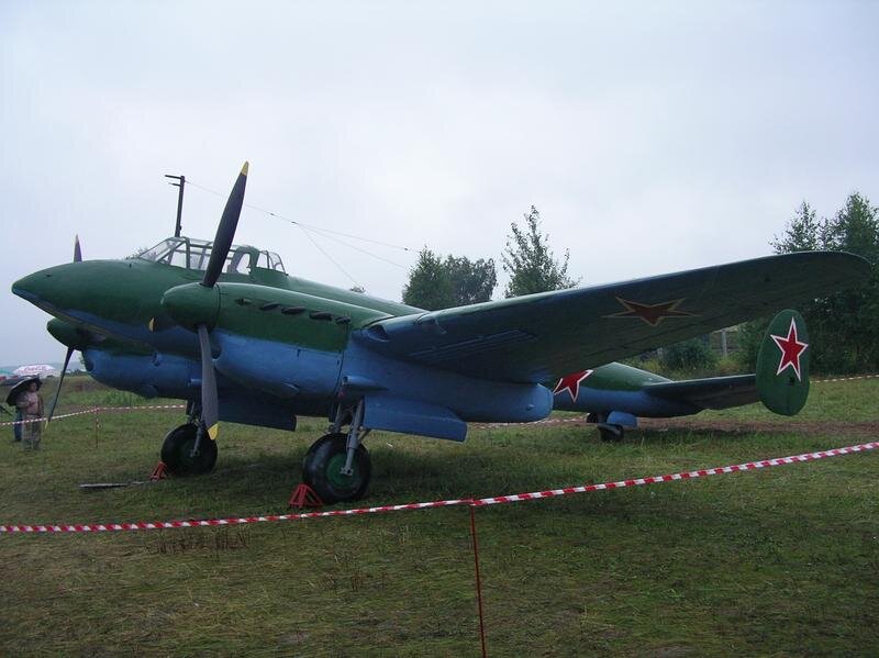 Пе-2 (в ВВС СССР — прозвище «Пешка»; по классификации НАТО: Buck) — советский пикирующий бомбардировщик времён Второй мировой войны. Основной фронтовой бомбардировщик ВВС РККА. Самый массовый бомбардировщик советского производства (всего выпущено 11500 ед). В строевых частях полностью заменил собой бомбардировщики СБ. 
