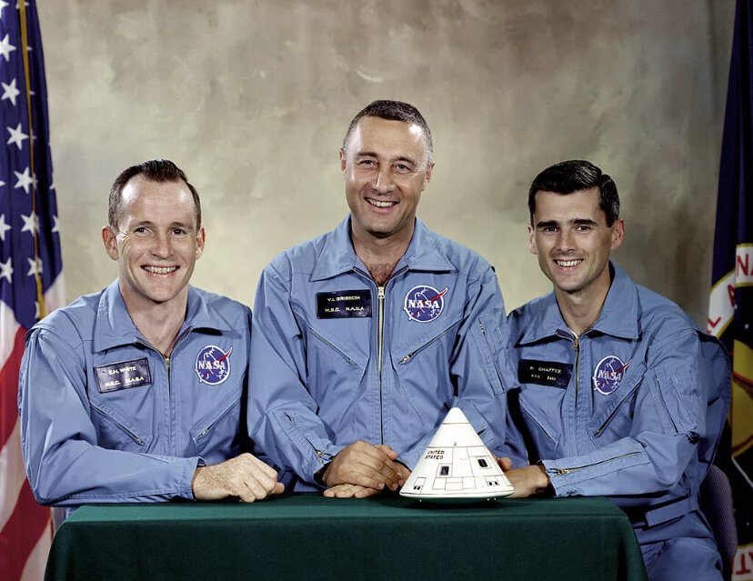 Вирджилл Грисс, Эдвард Хиггинс Уайт и Роджер Чаффи