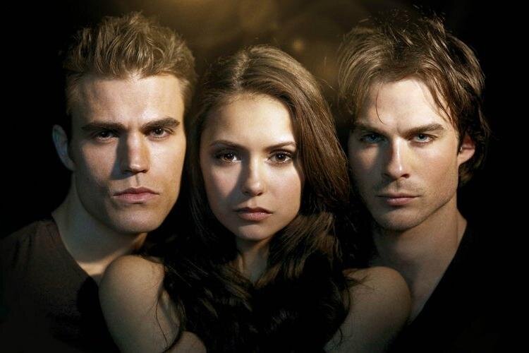 Да простят меня зрители сериала "Дневники вампира" Но три главных героя ..., они так внешне подходят под ГГ  рассказа, что я взяла этот кадр на обложку.