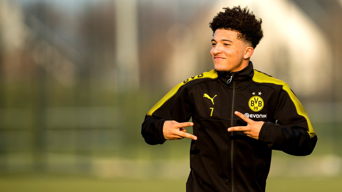 Jadon Sancho - 21-летний футболист из Англия. Sancho играет с 2017 в Боруссия Дортмунд. Он играет на позиции Правый Вингер. Его рыночная стоимость составляет 100,00 млн €.