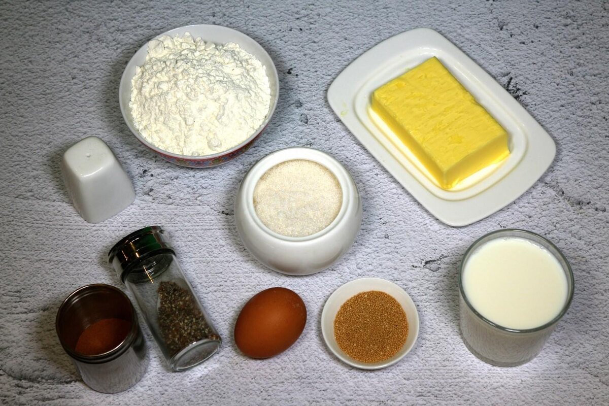 Как сделать улитки с корицей? Подготовьте все необходимые ингредиенты. Сразу же достаньте масло, чтобы оно размягчилось половина масла, указанное в ингредиентах в процессе готовки будет использоваться мягким).