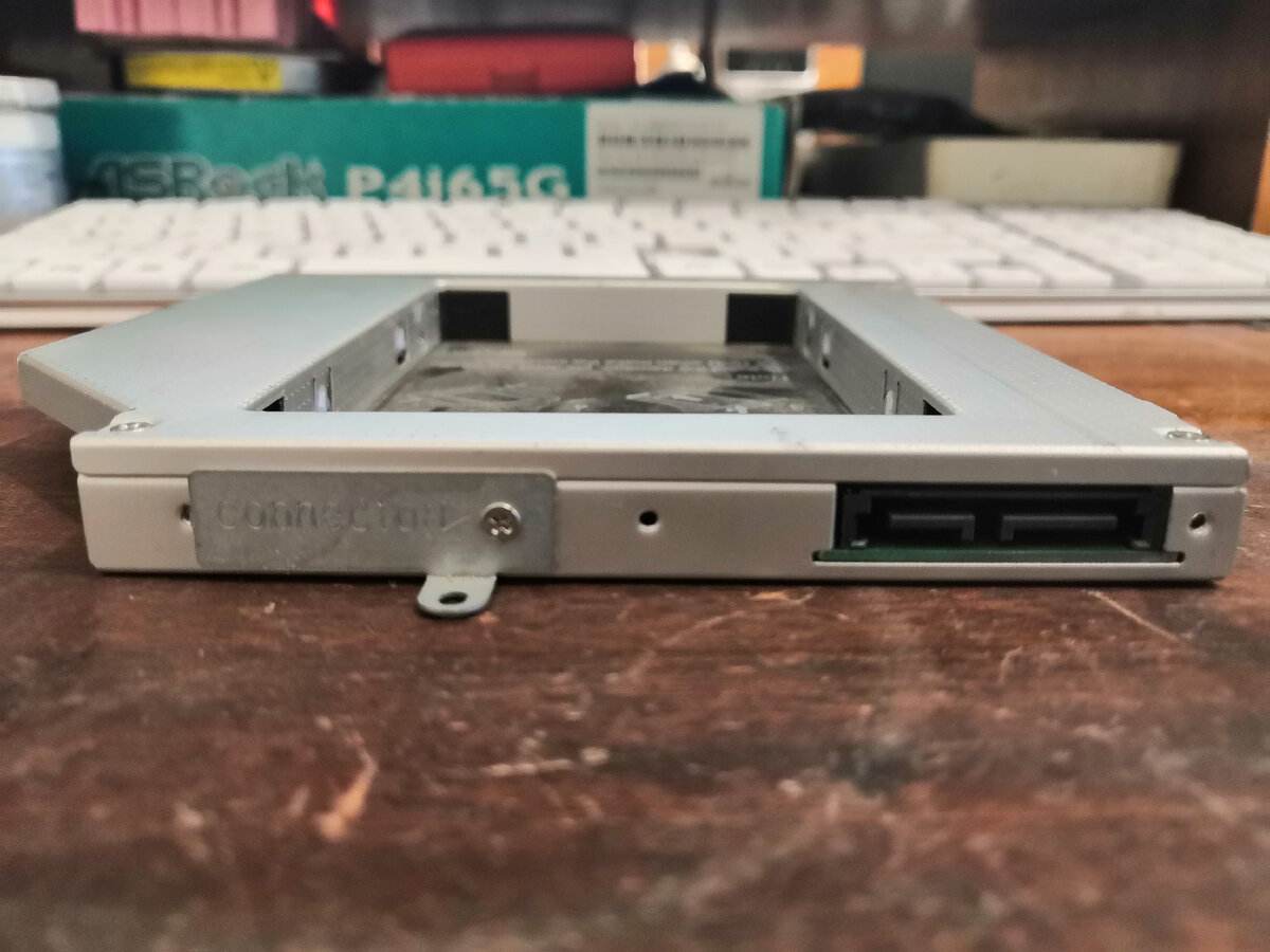 Заключительная часть работы по замене жесткого диска на SSD в ноутбуке Dell Inspiron R17-5737. Итак, SSDшку поставил. Систему при помощи "админского бубна" установил.-1-2