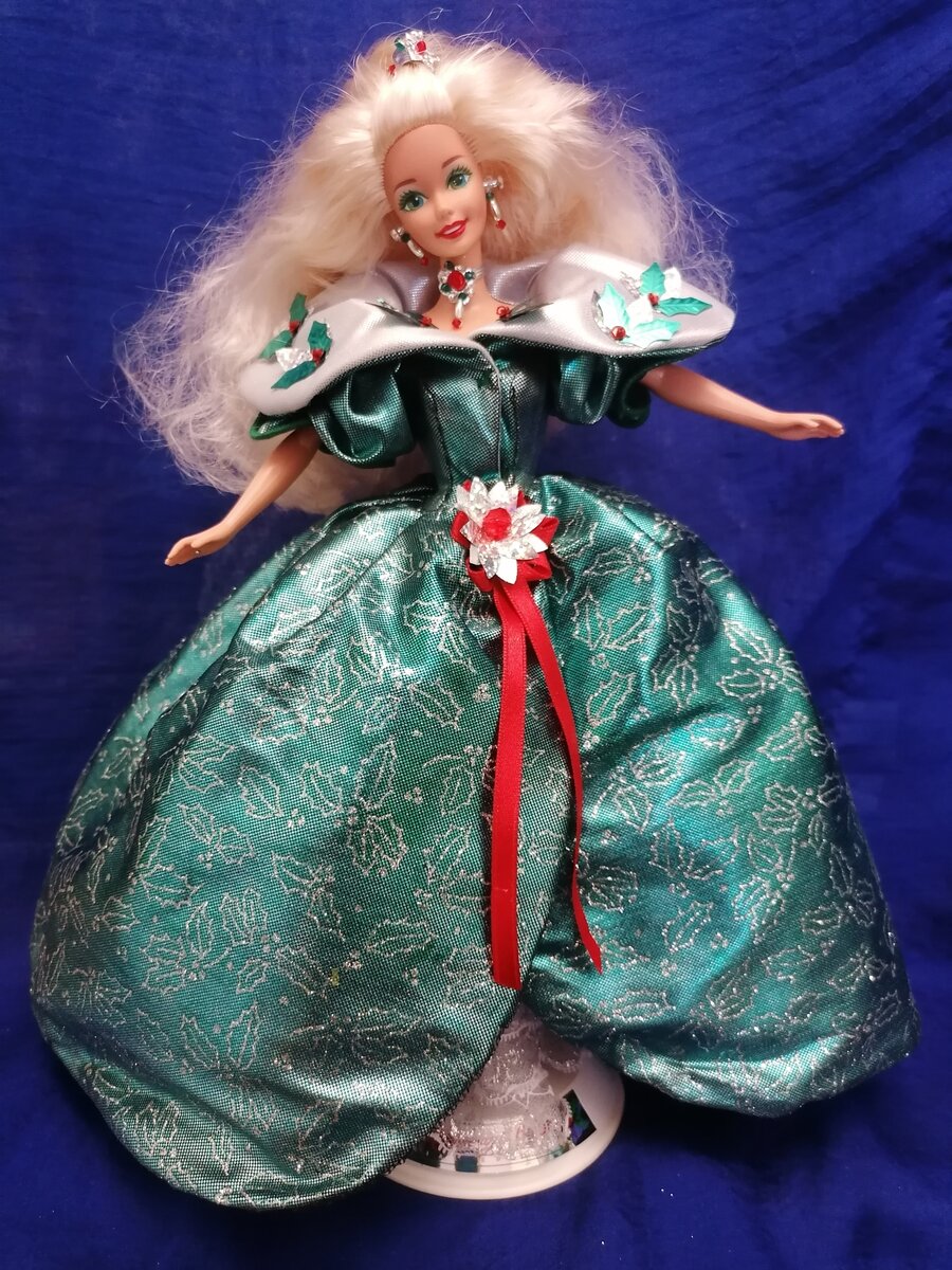 кукла барби новый год. барби 1995 года. кукла барби 1995 года. кукла барби 1995 года. барби сонгберд.