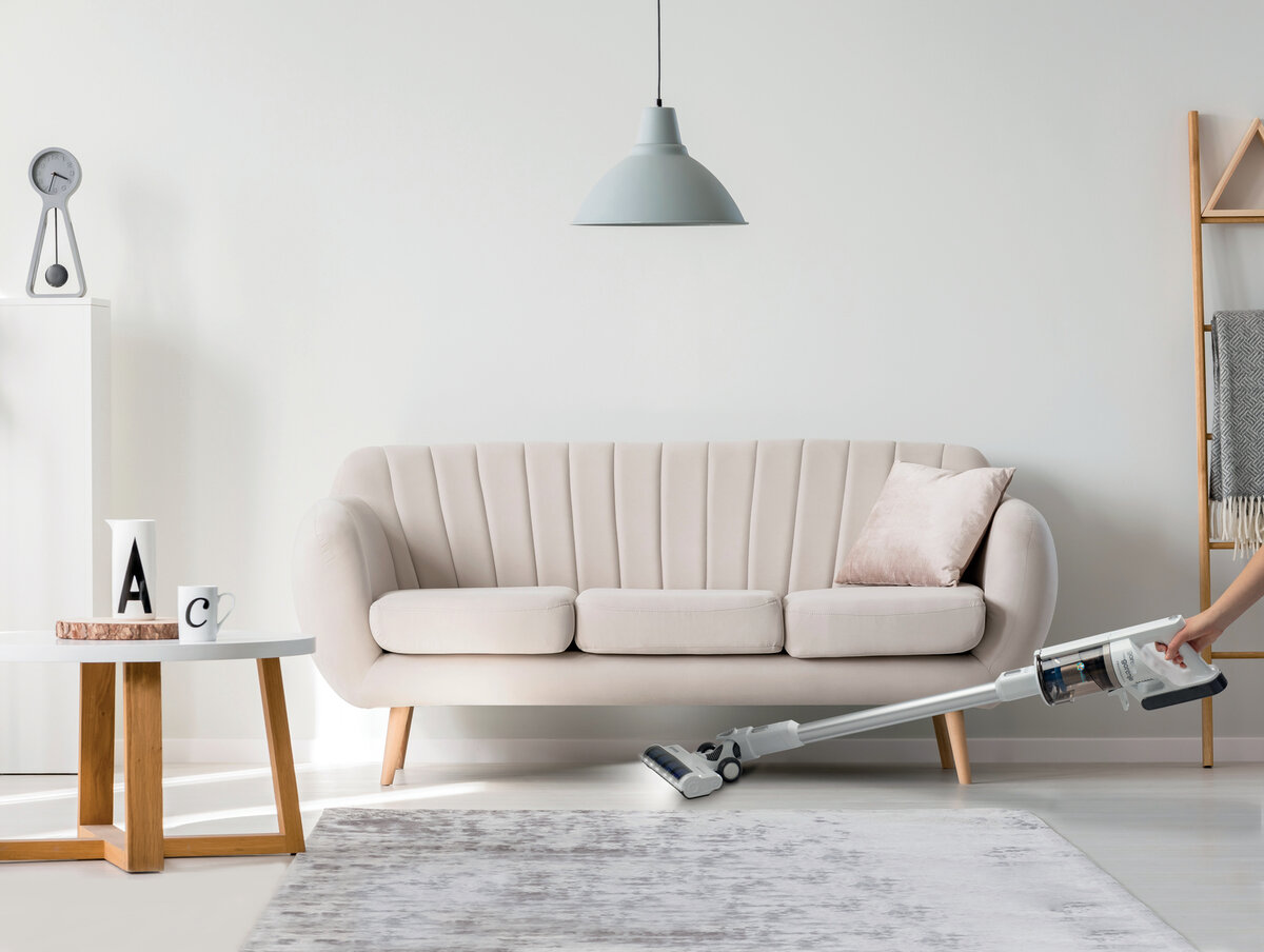 Пылесос Gorenje 3 в 1 SVC252FMWT оснащен шестью мощными светодиодными лампами и имеет удобную мобильную рукоятку.