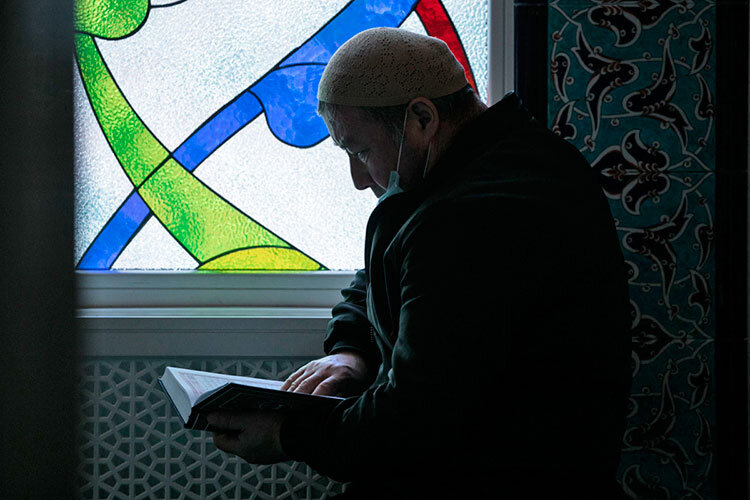 «Еще в 2006 году в журнале «Минарет» была опубликована дискуссия между Станиславом Прозоровым и Тауфиком Ибрагимом «Аллах или Бог?»