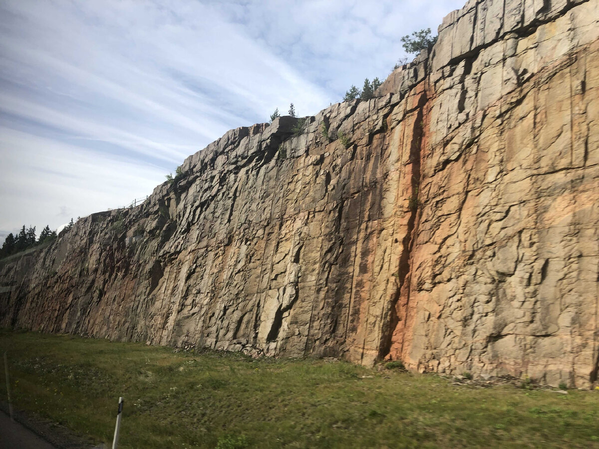 Финские скалы после прохождения границы