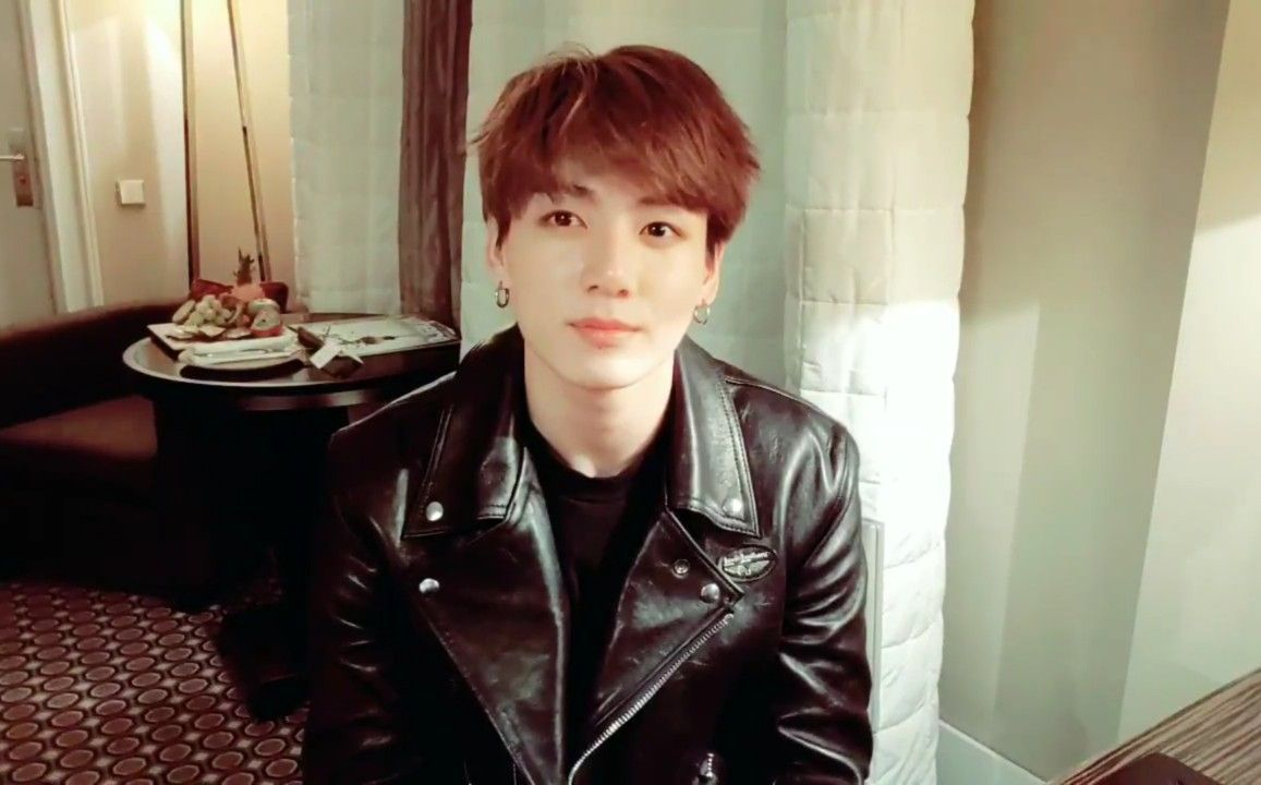 Чонгук лайв. Чонгук vlive 2022. Чонгук vlive 2018. Чонгук vlive 2021. Jungkook vlive 2022.