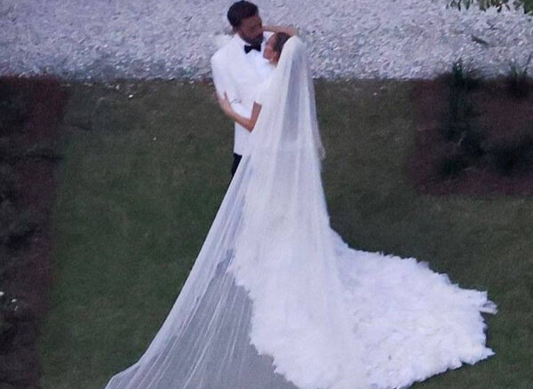 Снимки со второй свадьбы Дженнифер Лопес и Бена Аффлека. Фото © pagesix