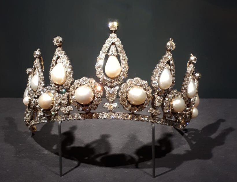 Тиара Garrard. 1878-й год. Бриллианты и жемчуг, добытый в Тихом океане. 