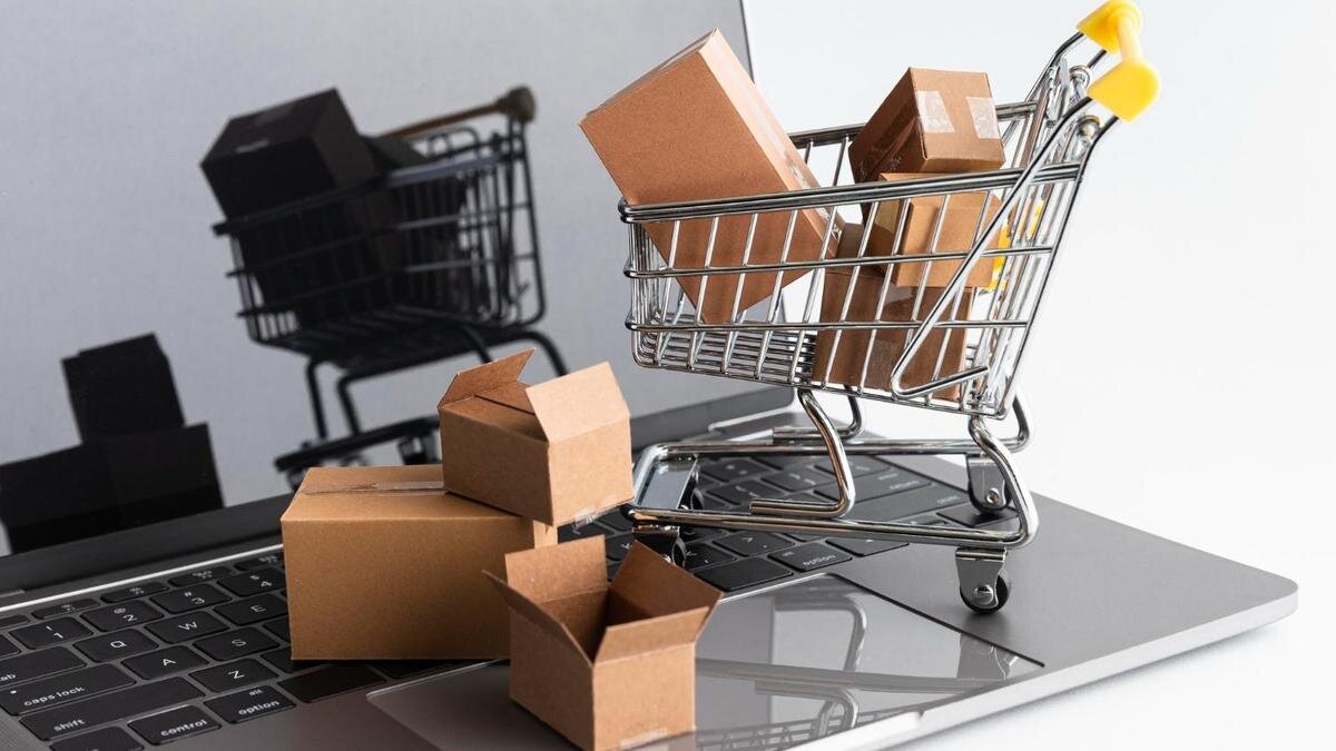    Тележка с коробками:Freepik