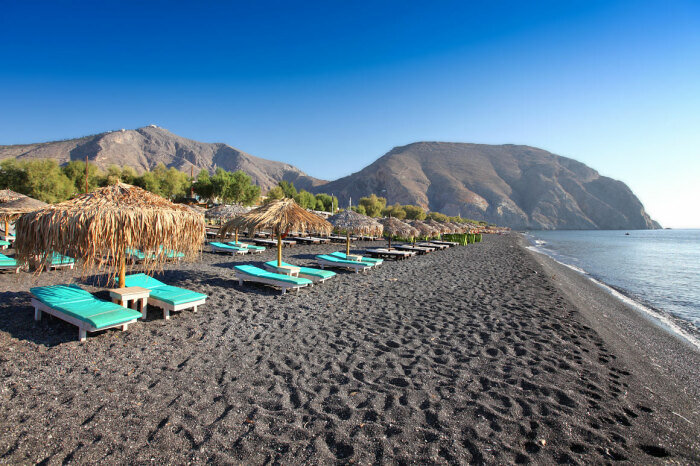  Черные пляжи Санторини. /Фото: vsegda-pomnim.com