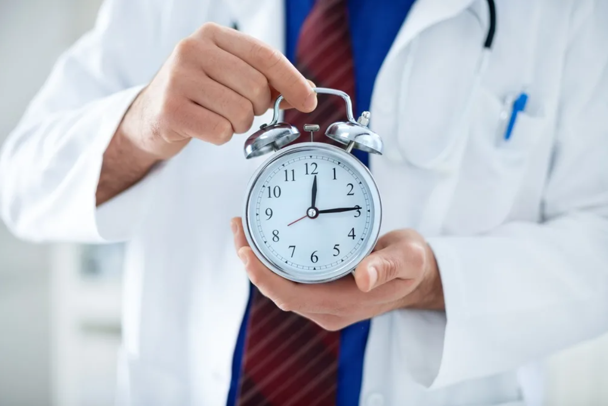 Час врача графика. Красивый график врача. Врач часы. Время доктора работающие в. Режим врача.