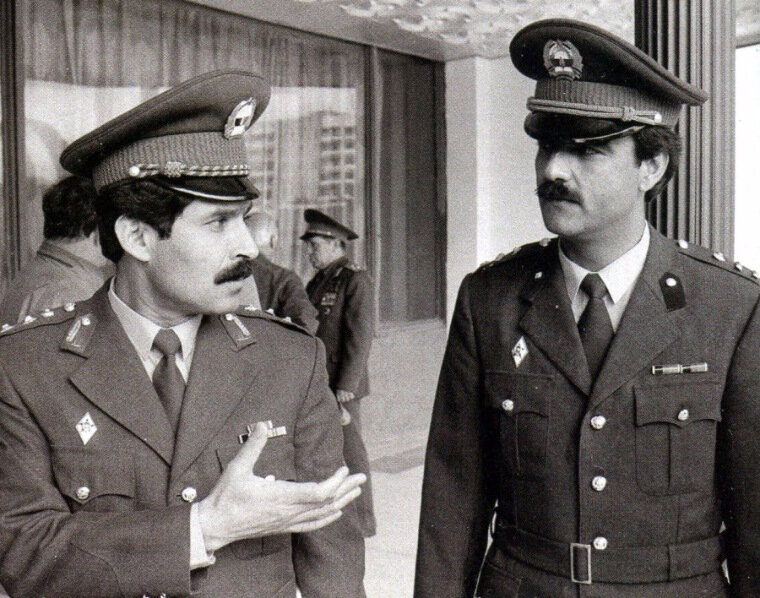 Космонавты из ДРА, полковник Мухаммед Дауран Гулям Масум (слева) и капитан Моманд Абдул Ахад, август 1988 года, Звездный городок