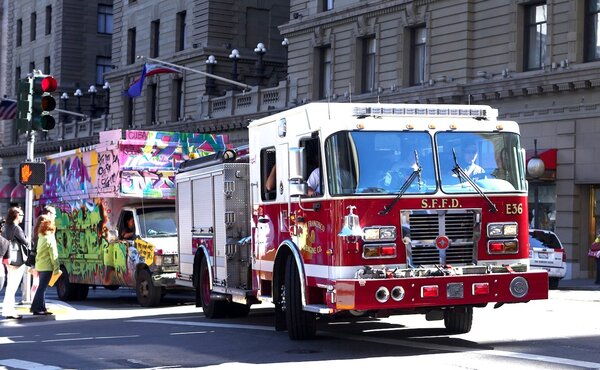 Америка опередила Россию по уровню раскраски пожарных машин ???