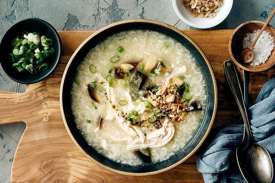 Chinese breakfast. Китайская каша Чжоу. Китайский завтрак. Традиционный китайский завтрак. Рисовая каша в Китае.