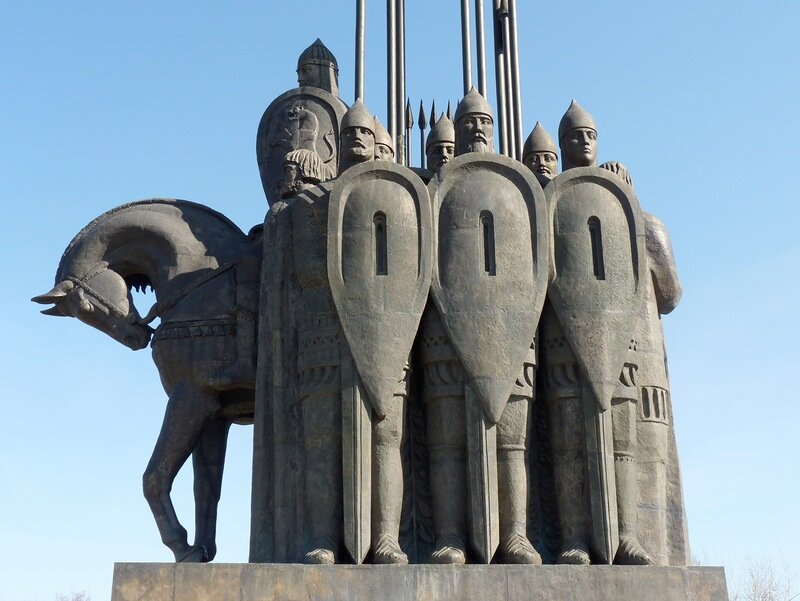 монумент "Ледовое побоище" в Пскове