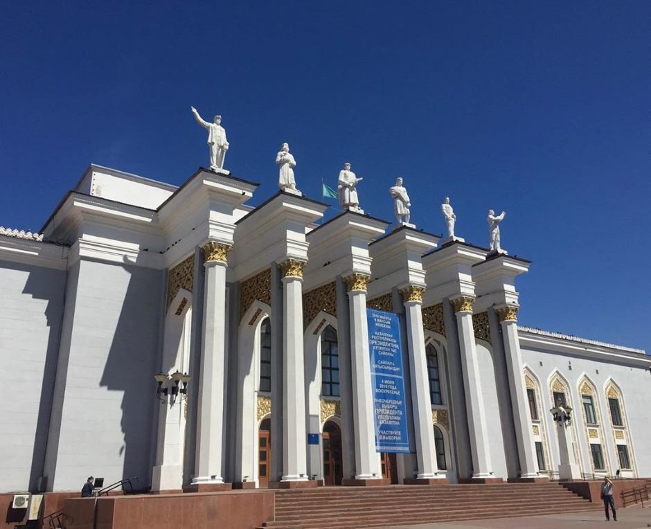 Есть ли караганда. Как выглядит город Караганда. Карымакс. Где где есть 200 театров