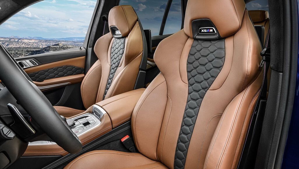 Интерьер салона bmw x5m