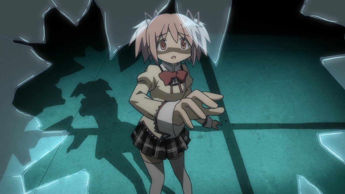 Два раза "ку", мои малиновые штаны. Написание этой статьи - это ходьба по охрененно тонкому льду, я вам скажу. Мадока в среде всяких мнящих себя высокодуховными отаку, это священная корова. Она, как классика русской литературы. Ей принято восхищаться, не обращая внимания на вполне себе объективные недостатки. Если ты не любишь Мадоку, ты либо ребёнок, либо быдло. Что же, можете считать НМа, доцента кафедры Бакланологии и Прикладной Долбодятлистики, быдло-ребёнком, однако, сегодня мы поговорим о косяках Мадоки. 