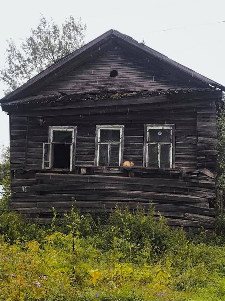 заброшенный дом в деревне под Тверью