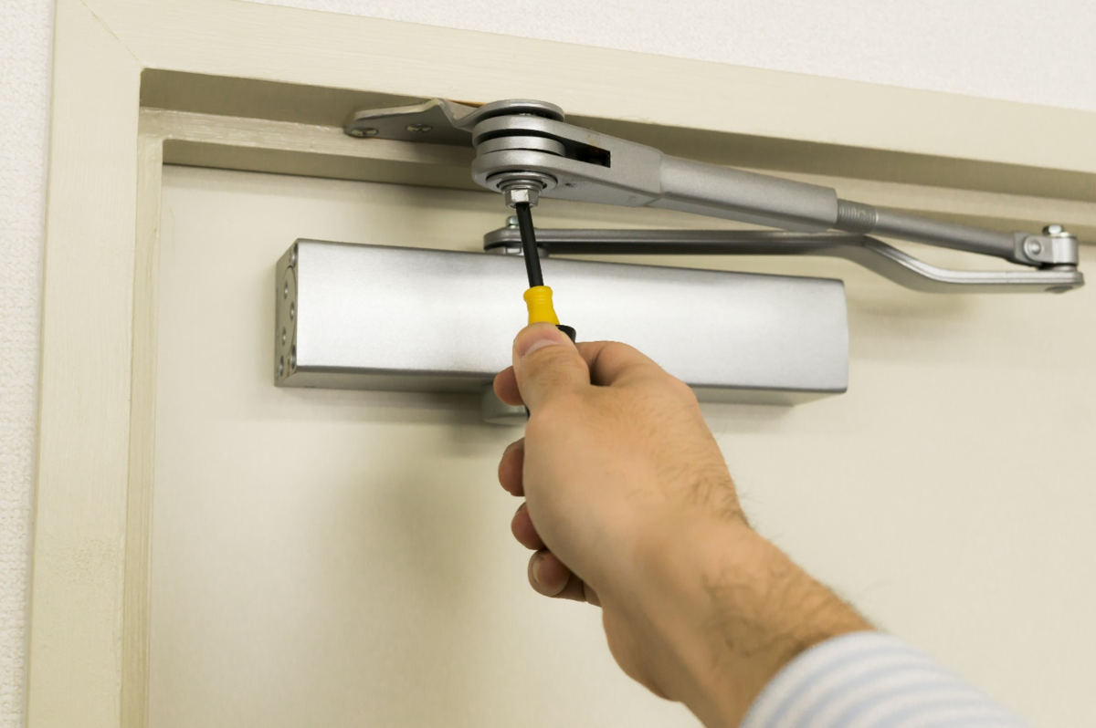 Дверные доводчики: монтаж и регулировка | Doorlock - фурнитура | Дзен