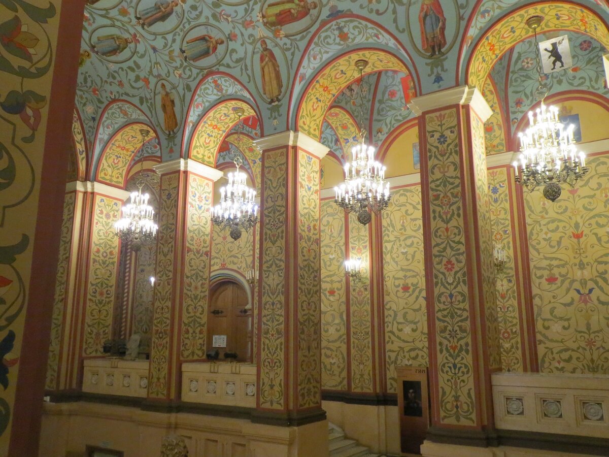 государственный исторический музей москва. государственный исторический музей парадные сени. потолок исторического музея. гим москва исторический музей сени. исторический музей в москве внутри.