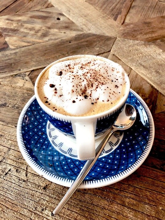 https://cdn.pixabay.com/photo/2018/10/06/11/22/coffee-3727673_960_720.jpg