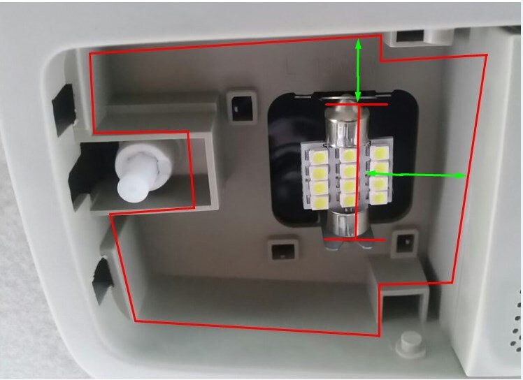 Левая секция переднего плафона. 