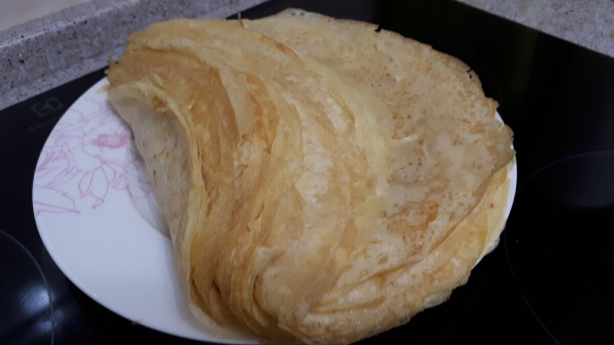 получилось 18 тоненьких блинчиков