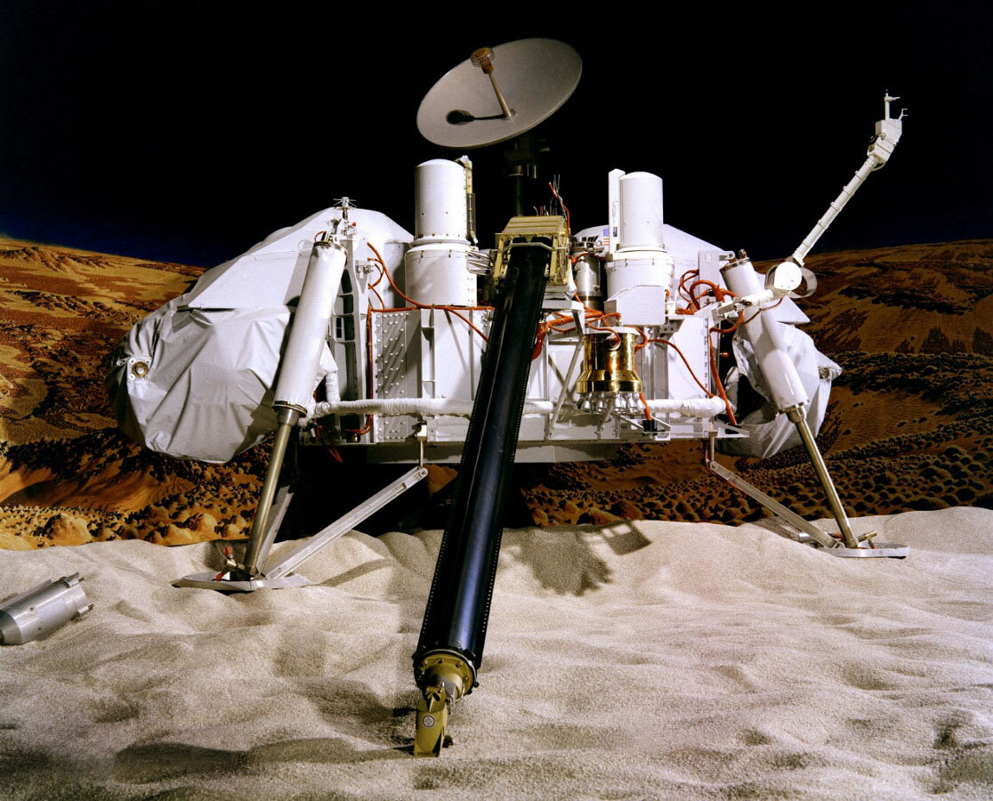 Аппарат Викинг.  NASA/JPL-Caltech/University of Arizona 