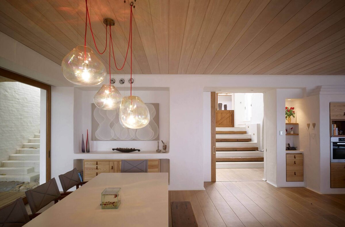 Потолок с балками в деревянном доме (фото): 47 идей