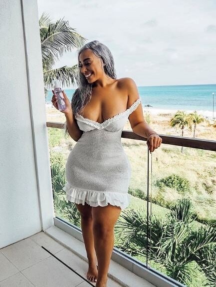 https://www.instagram.com/lailaloves/