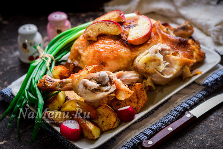 Фаршированная курица в духовке целиком - быстро и просто