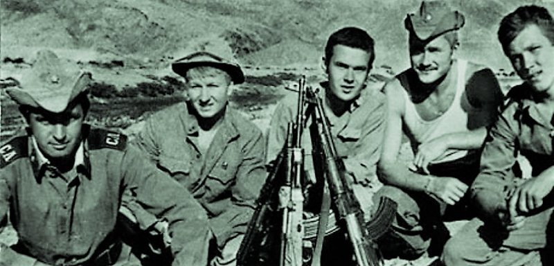 Военнослужащие 9-ой роты.