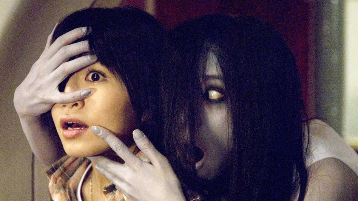 Коротко о сюжете: после просмотра некой загадочной видео-кассеты следует телефонный звонок. После чего каждый  посмотревший ее умирает.