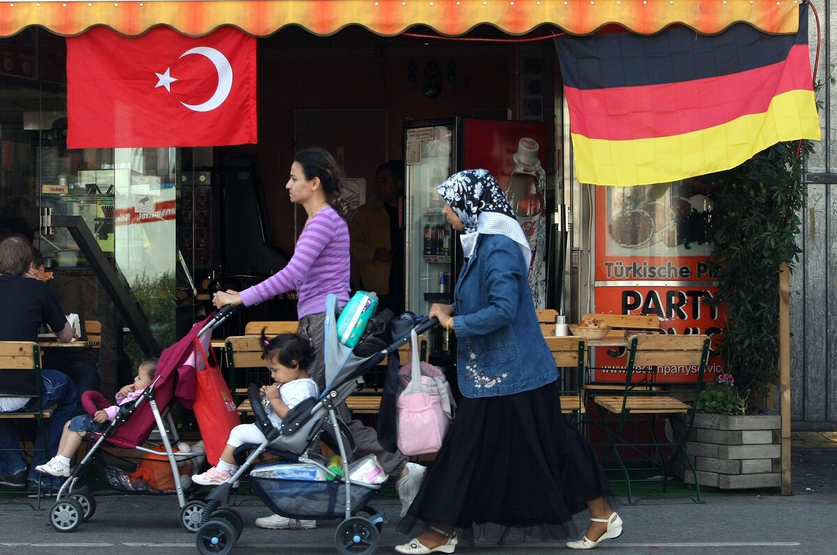 Почему в Германии живет много турок?