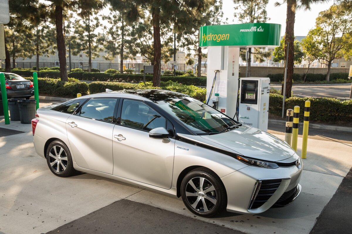 Toyota Mirai FCV 2015