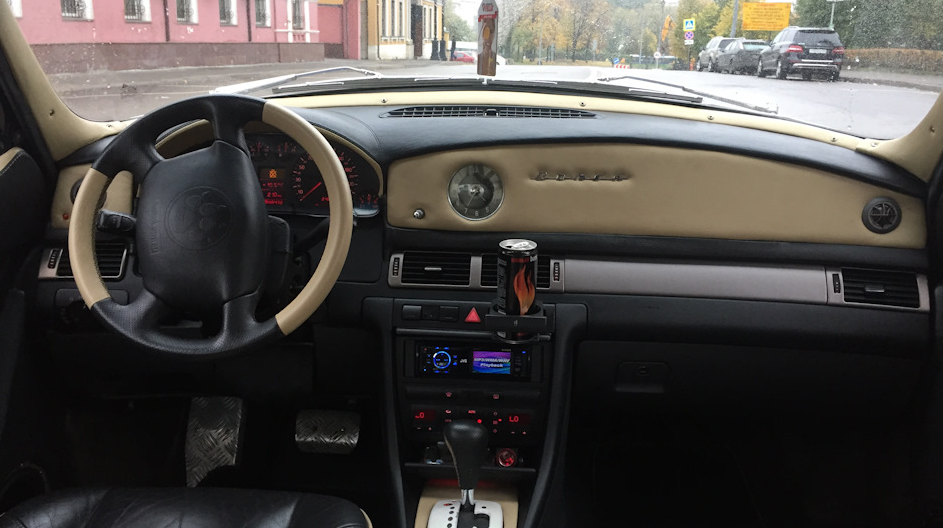 (а вот тут обновленный интерьер ГАЗ-21, он собран сразу от 3-х автомобилей, ниже подробная информация)