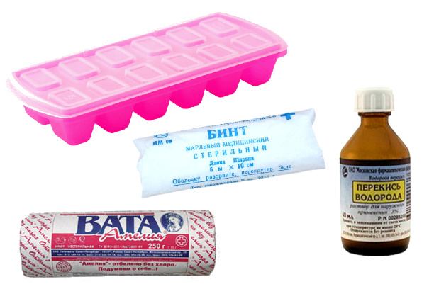 3% перекись водорода. Укололи палец о шипы растений, порезались или схватили занозу с доски — обработайте ранку, чтобы избежать инфицирования. Если вам ближе йод или зеленка, то можно взять и их, но помните, что оба этих средства, в отличие от перекиси водорода, имеют в составе спирт и довольно сильно раздражают кожу.