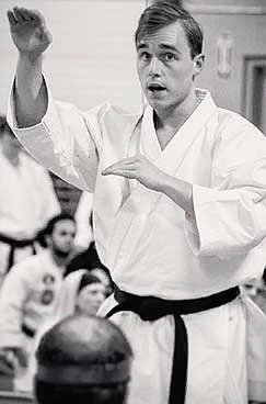 https://cdn.karatebyjesse.com/wp-content/uploads/jesse_enkamp_teaching_karate-1.jpg