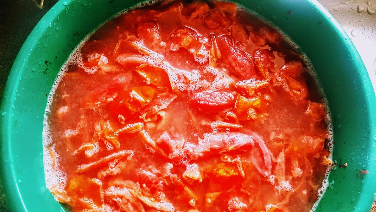 Удобряем помидоры томатно-дрожжевой закваской