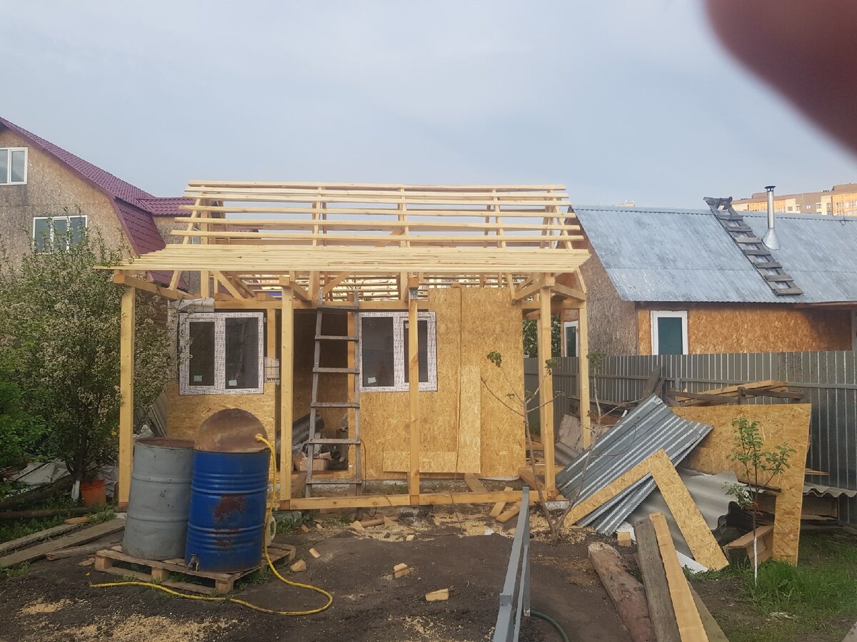 Не послушал соседа и сделал крышу из профнастила \"с8\" на баню, толщиной ...