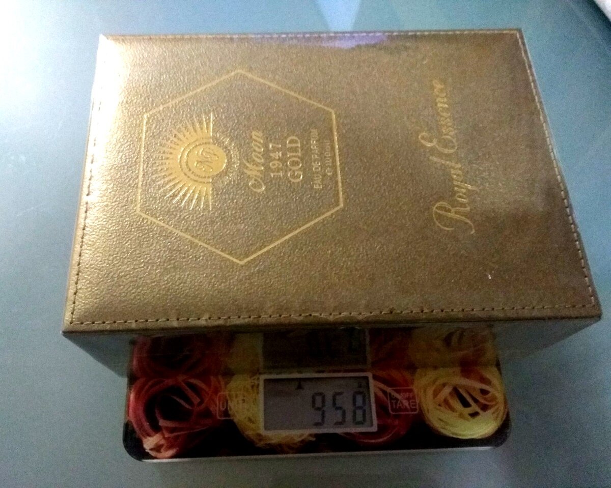 Фото моё. Шкатулка тяжёлая и большая. Весит почти 1 кг.