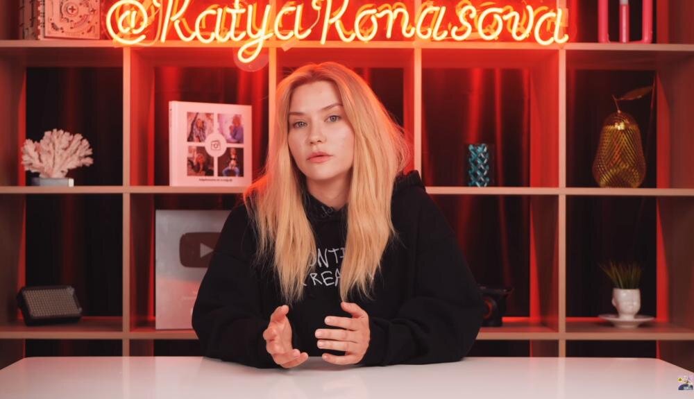 YouTube-блогер Катя Конасова проводит собственные расследования о том, как обманывают людей в интернете и не только. Такая работа тоже требует времени. И смелости.