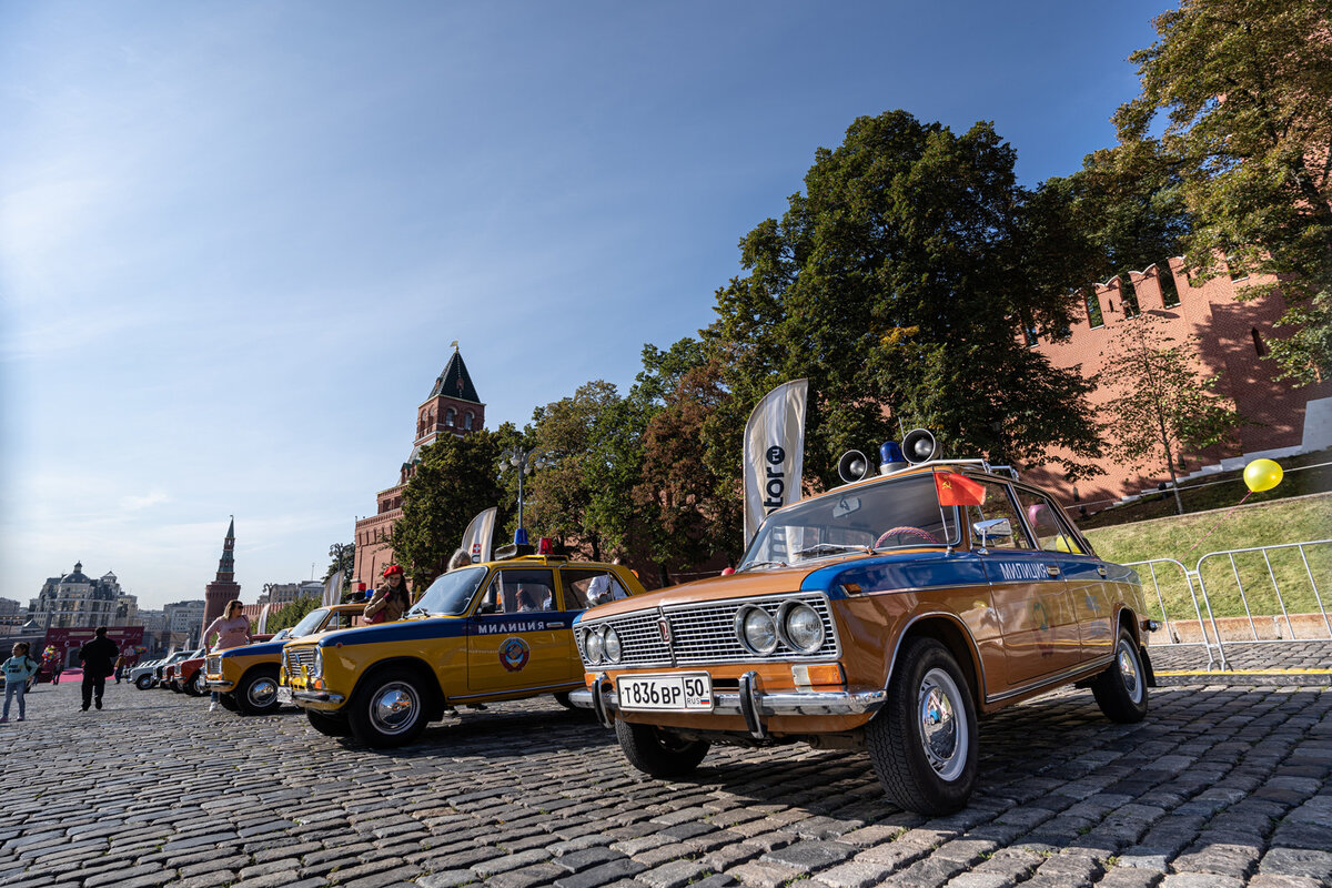 Экспозиция "Жигулей" для спецслужб, в том числе копейка с РПД