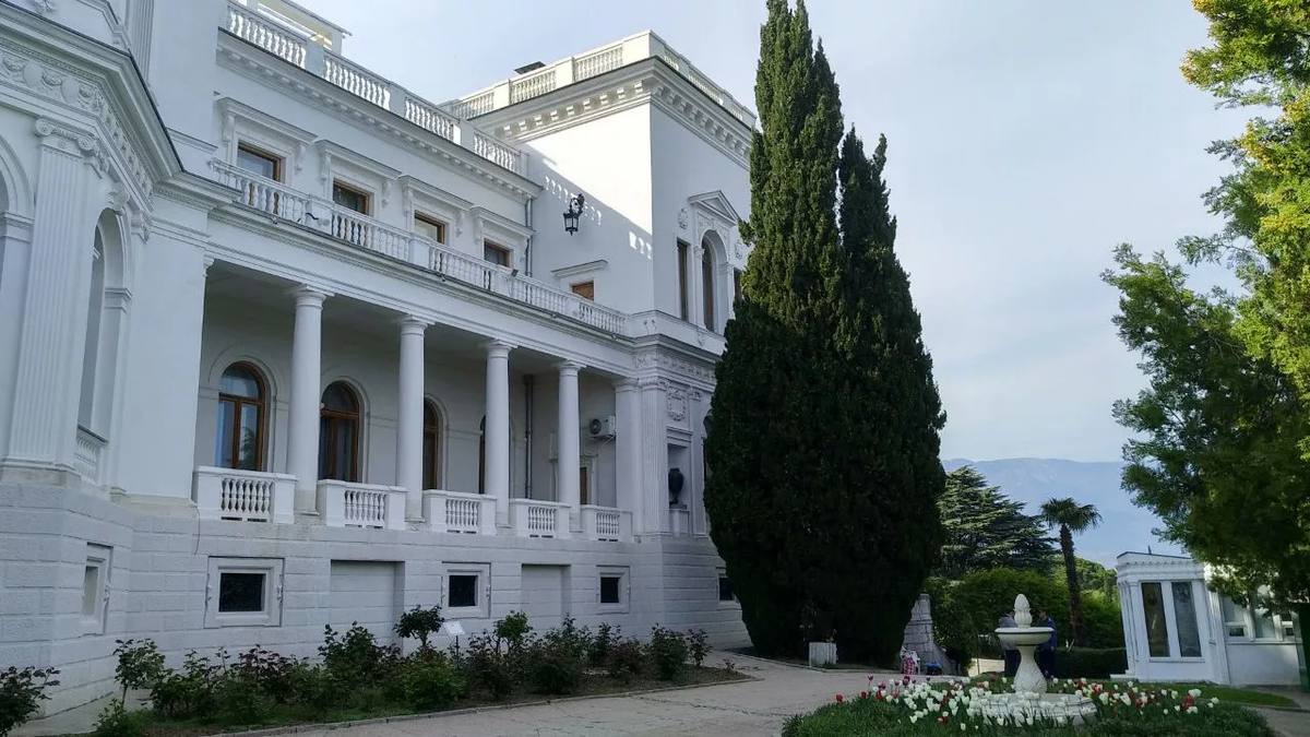 Ливадийский дворец (взято из интернета)