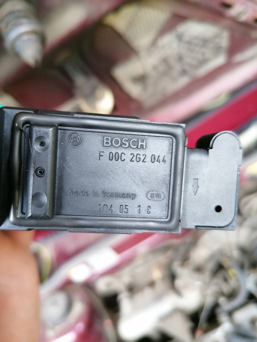 есть специальная жидкость для чистки ДМРВ