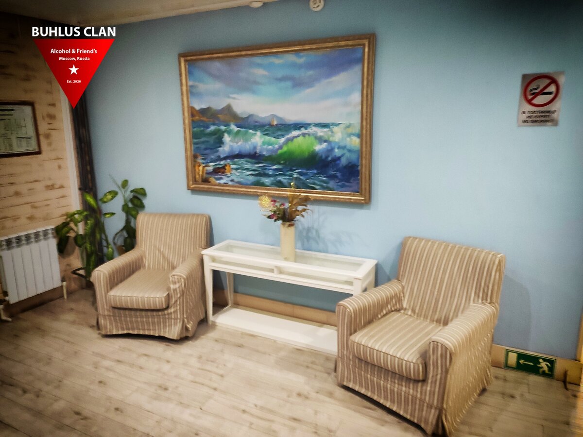 Холл второго этажа. Очень чисто и стильно. Фото из архива Бухлус Клан