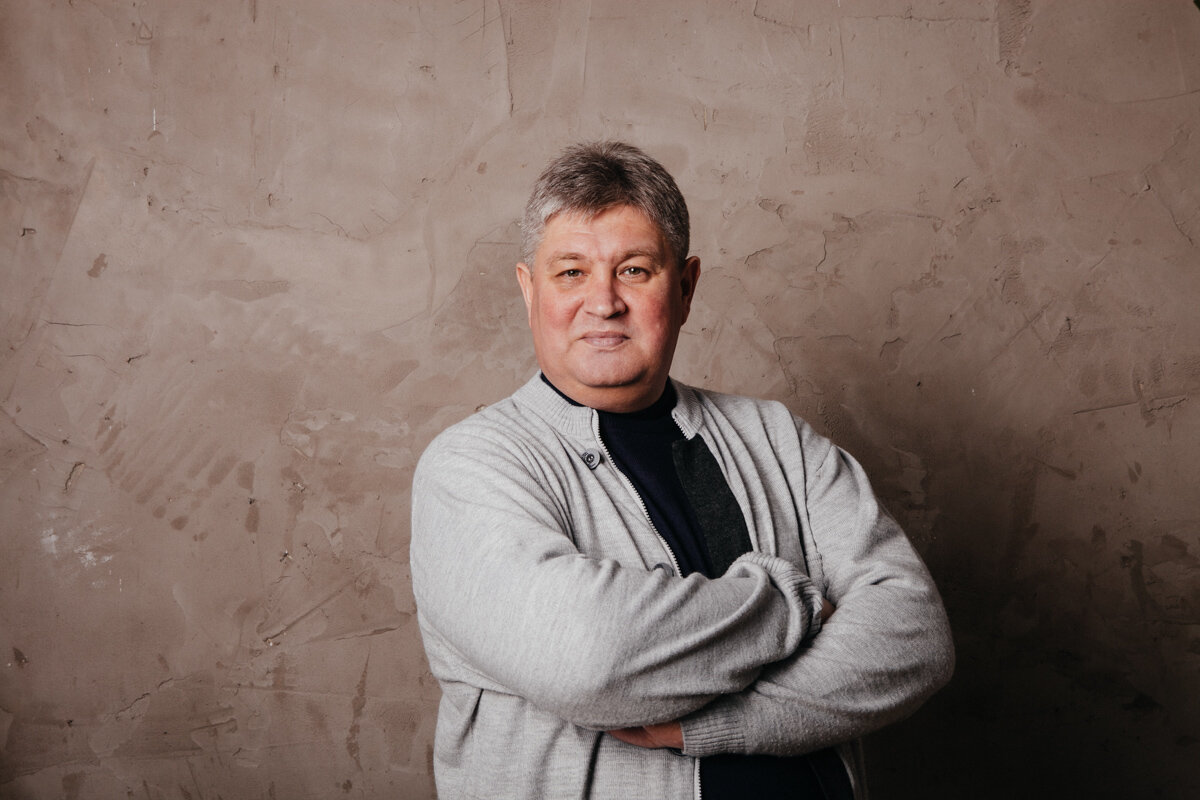 Меня зовут Тимур. Я наставник, ментор, психолог, офицер. Основатель онлайн-школы навыков социального развития "Капля знаний". Если у вас остались вопросы, пишите в мессенджер или в комментариях к этой статье. Запись в школу по телефону +77077640055