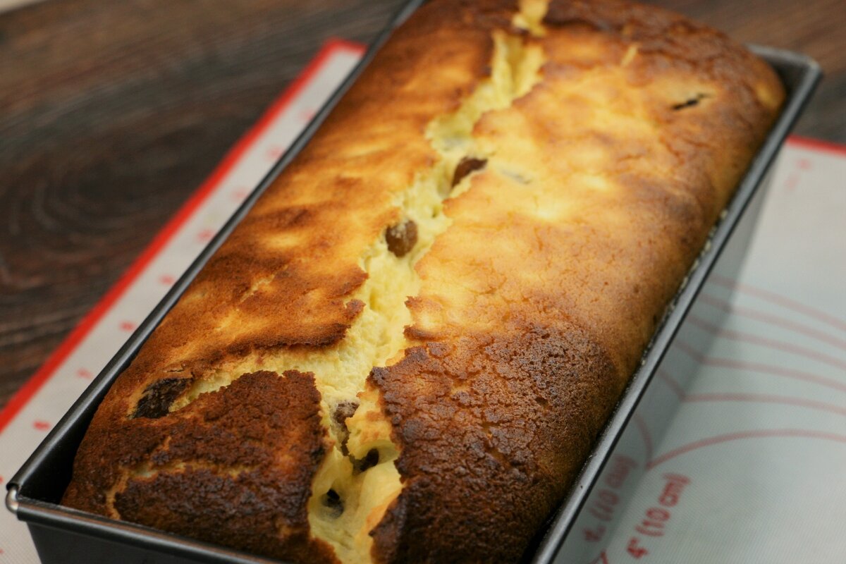 Львовский сырник — прекрасная альтернатива модным чизкейкам. Нежный, вкусный десерт без муки